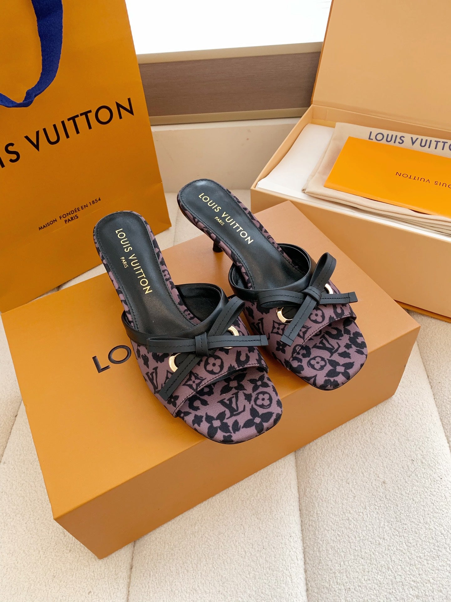 LV 26SS Single Kitten Heel Sandals 55 Purple in Cowhide 703051
