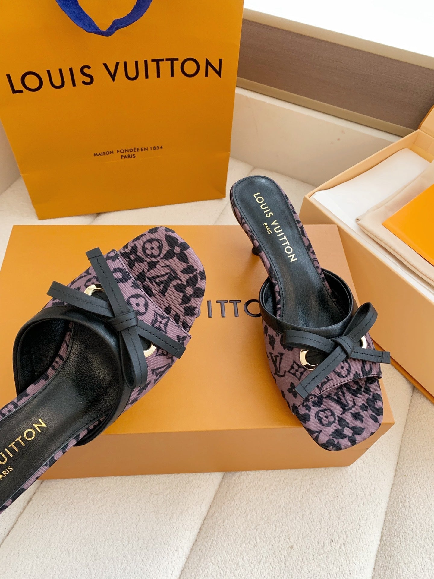 LV 26SS Single Kitten Heel Sandals 55 Purple in Cowhide 703051