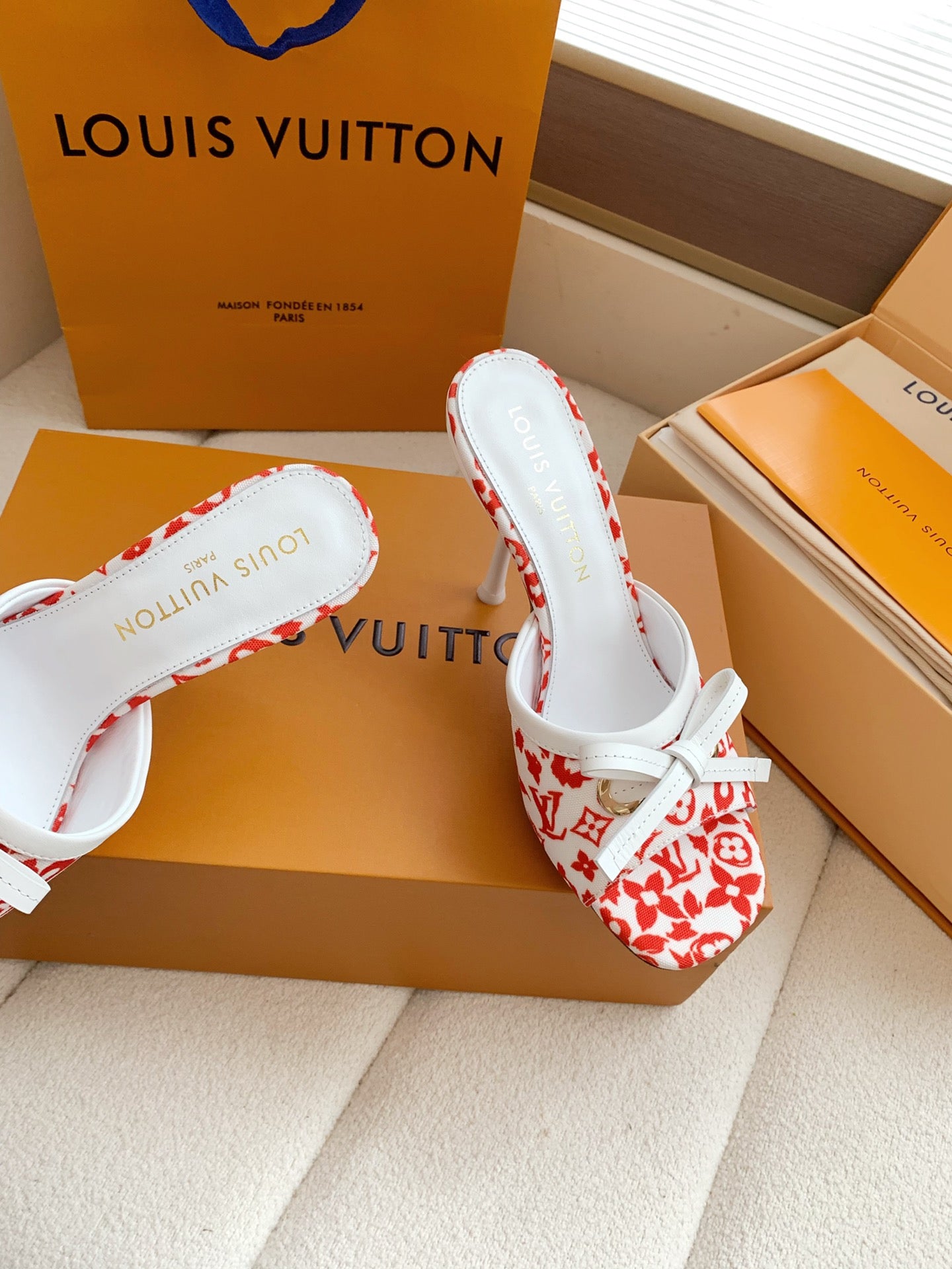 LV 26SS Single Kitten Heel Sandals 105 Red in Cowhide 703049