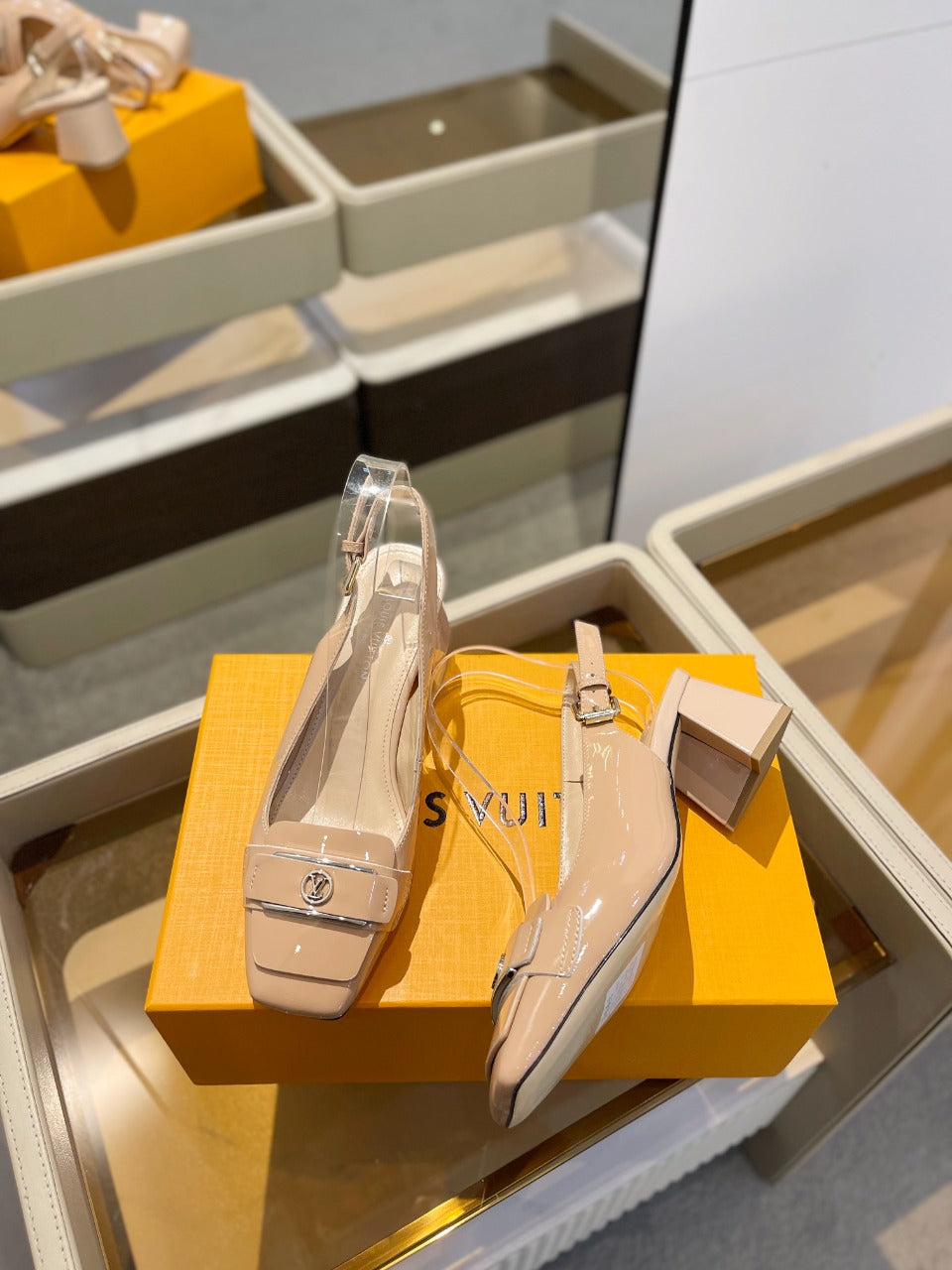 LV Slingback Heel 50mm Beige in Patent Leather 769027