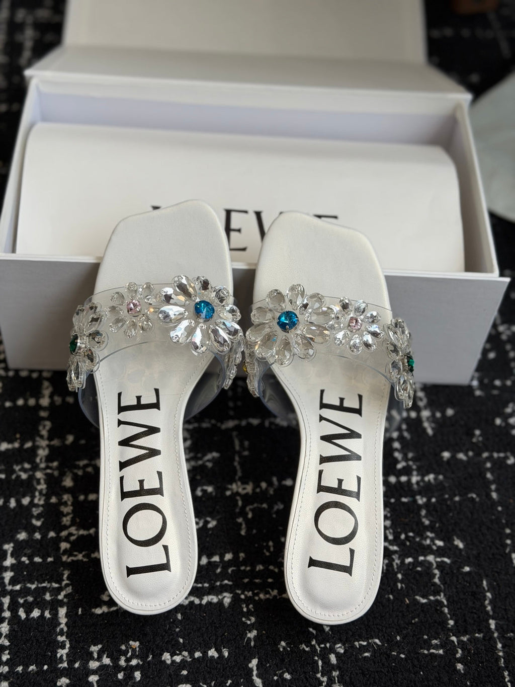 Loew Exquisite Rhinestone High-Heeled 50mm Sandals White in Leather 803525