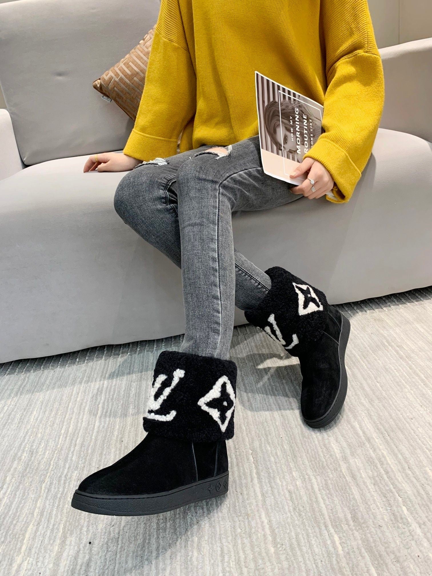 LV Snowdrop Flat Ankle Boot Black Suede Wool 454717