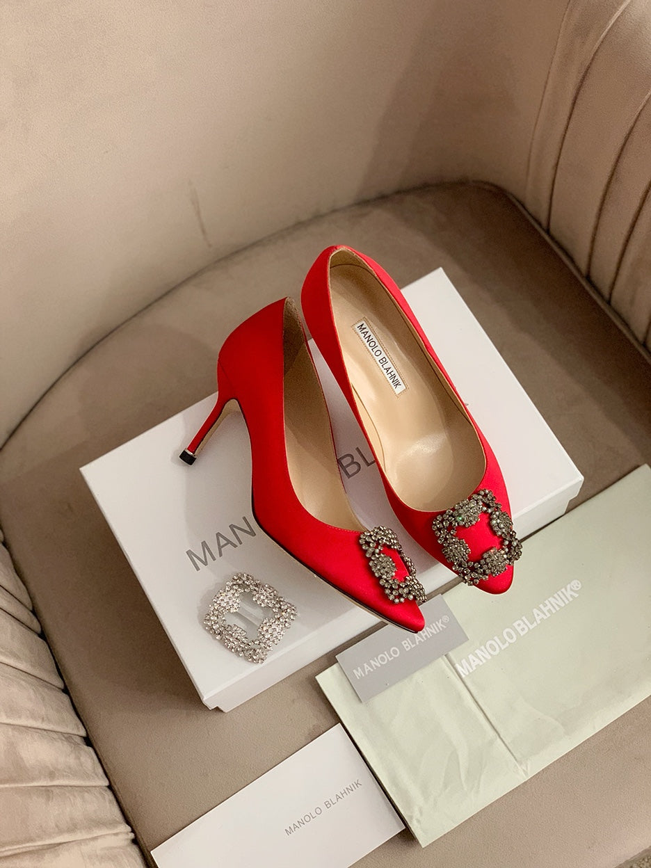 Hangisi Red Satin Crystal Embellished Pumps 700531