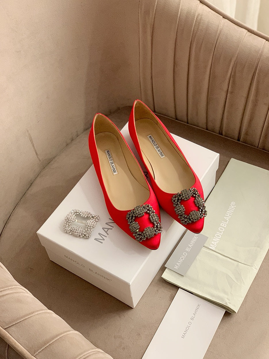 Hangisi Red Satin Crystal Embellished Pumps 700531