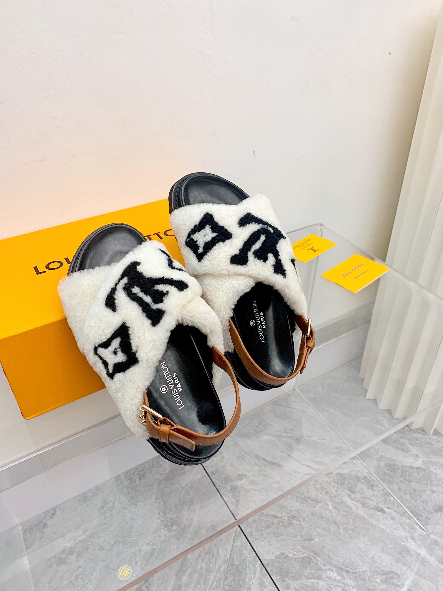 LV Paseo Flat Comfort Sandal White Black Fleece