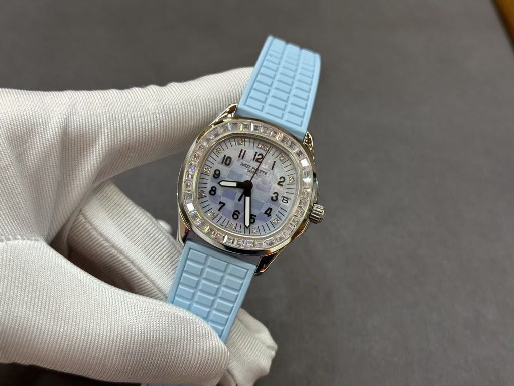 PATEK Aquanaut 35.6mm Silver White Dial