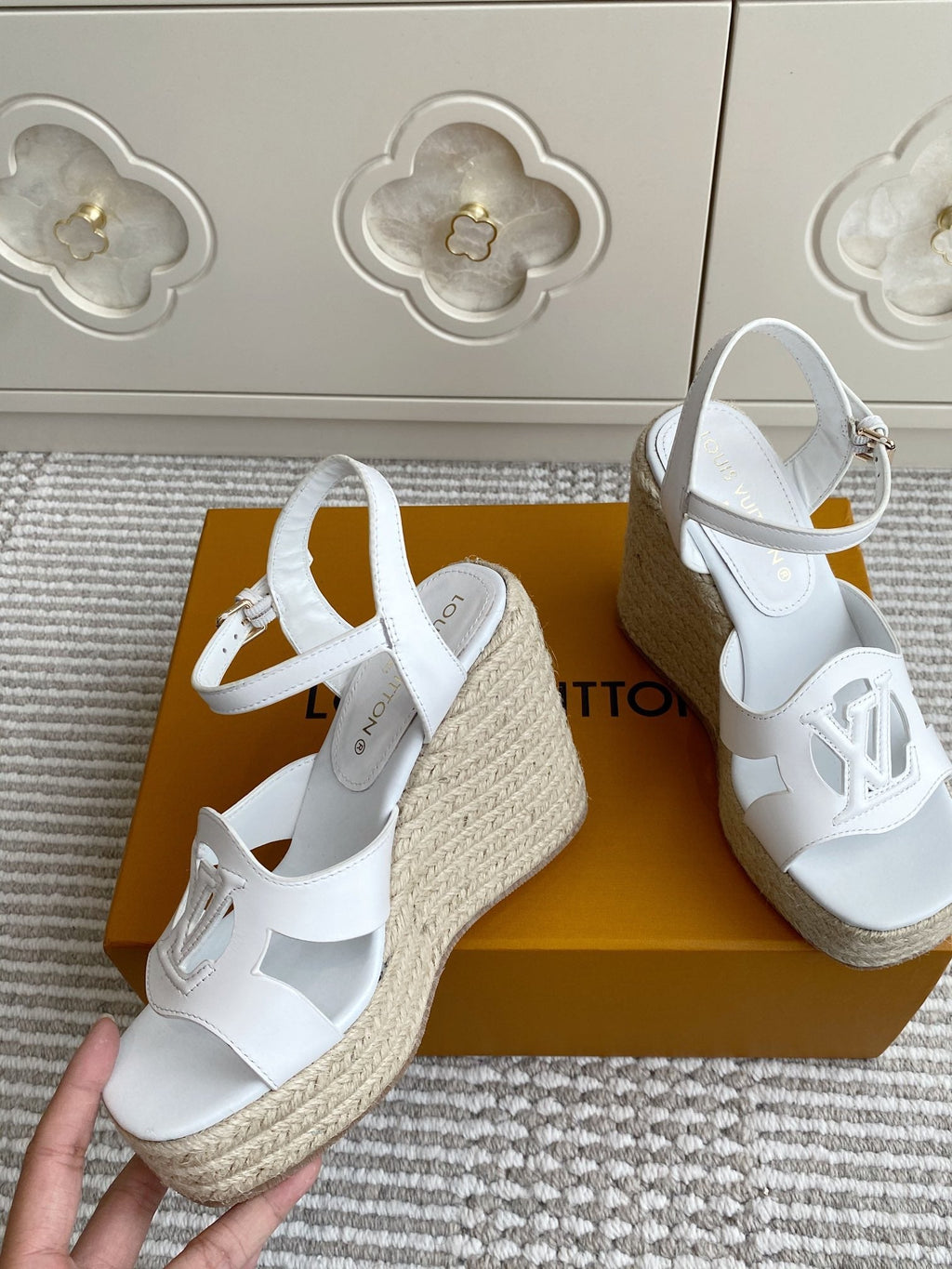 LV Letter Hollow Straw Wedge Sandals 11.5cm White Cowhide 291573