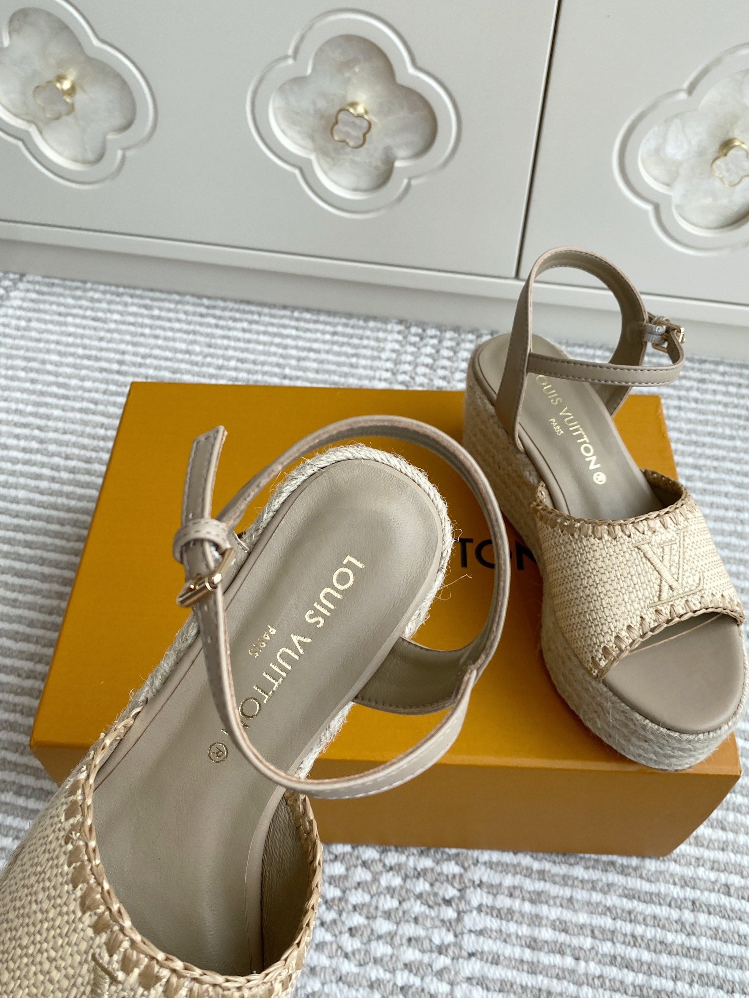 LV Beige·Raffia Straw Wedge Sandals 7.5cm Light Brown Lining Leather 291589