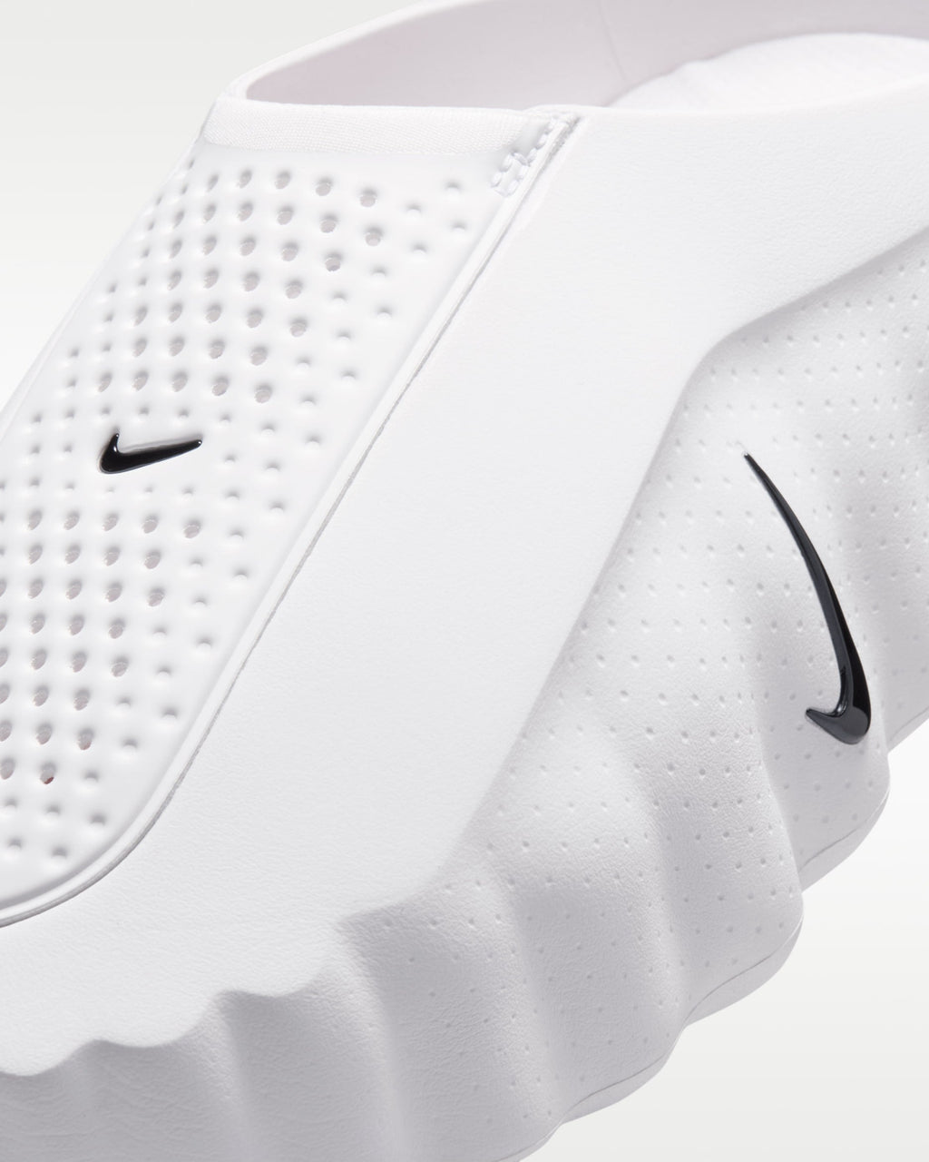 Nike Mind 001Men's Pregame Mules