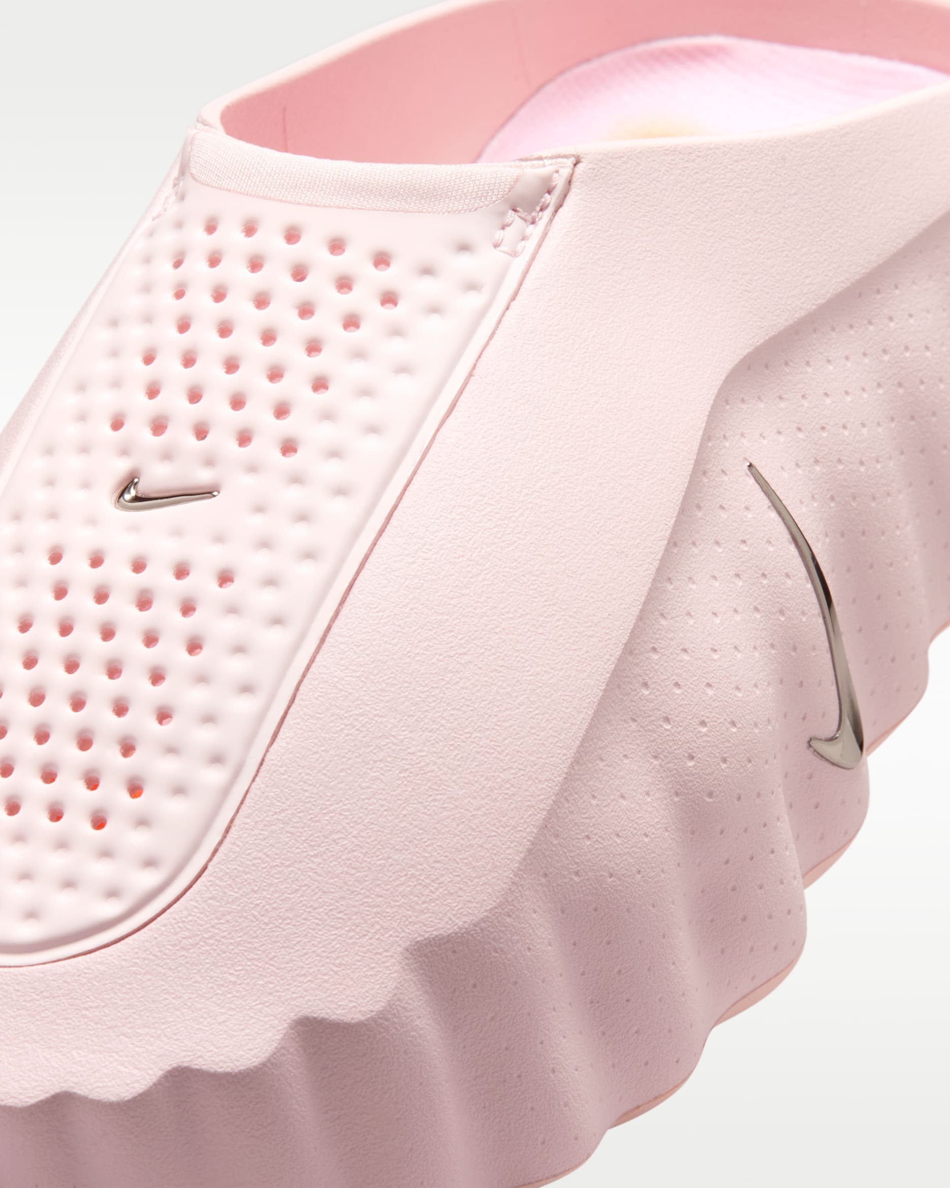 Nike Mind 001Women's Pregame Mules