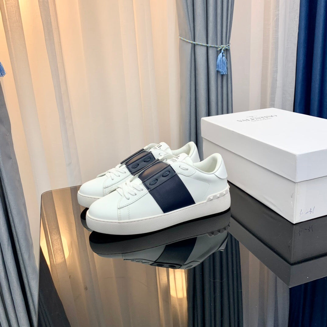 Rockstud Sneaker In White Mix Black Calfskin