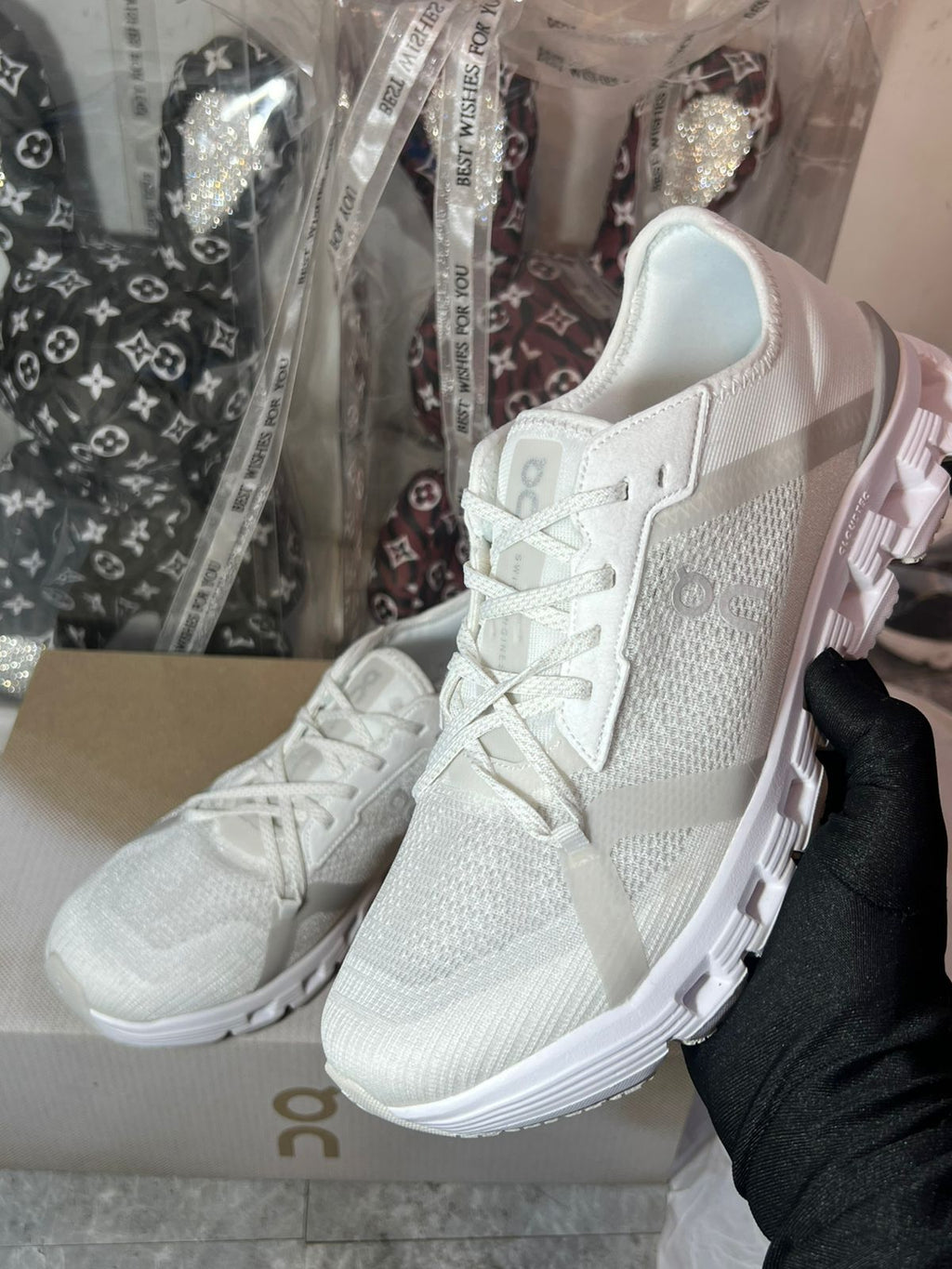 ON Cloud X 4 AD 'Whiteâ€?