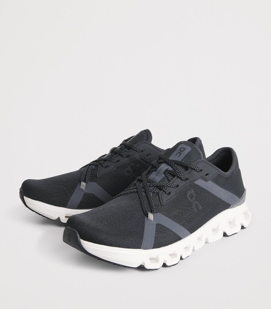ON Cloud X 4 AD 'Black and whiteâ€?
