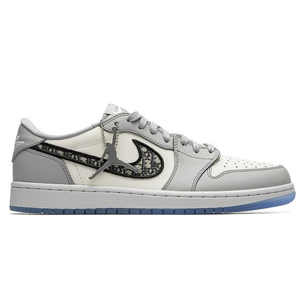 Nike Air Jordan 1 x Dior Low Sneakers