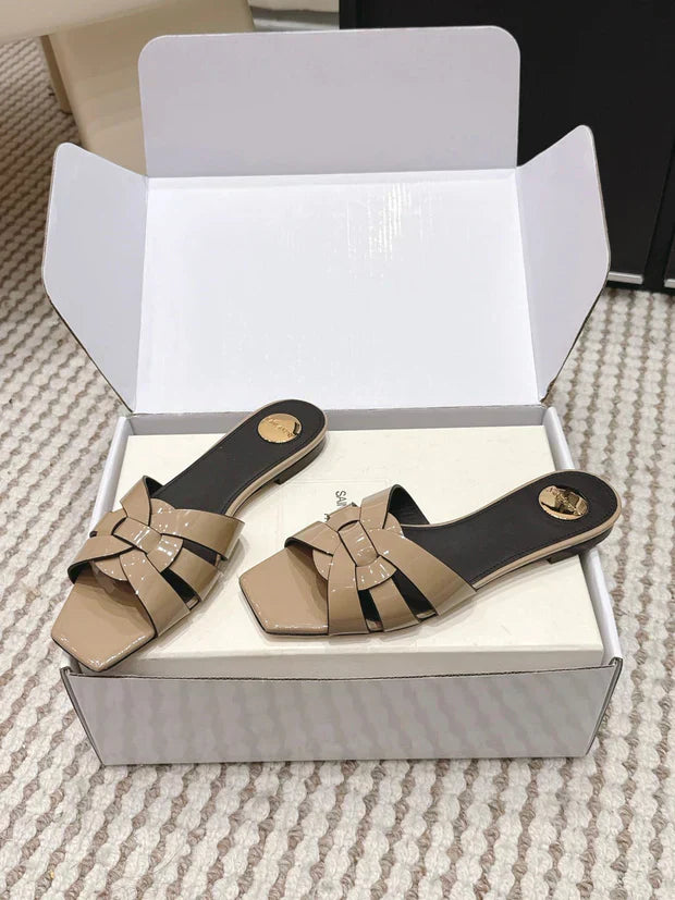 YSL 26ss Flat Slippers Patent Leather