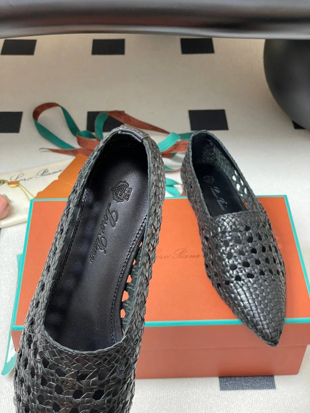LP POINTED-TOE BALLET FLATS 25S IN BLACK LAMBSKIN
