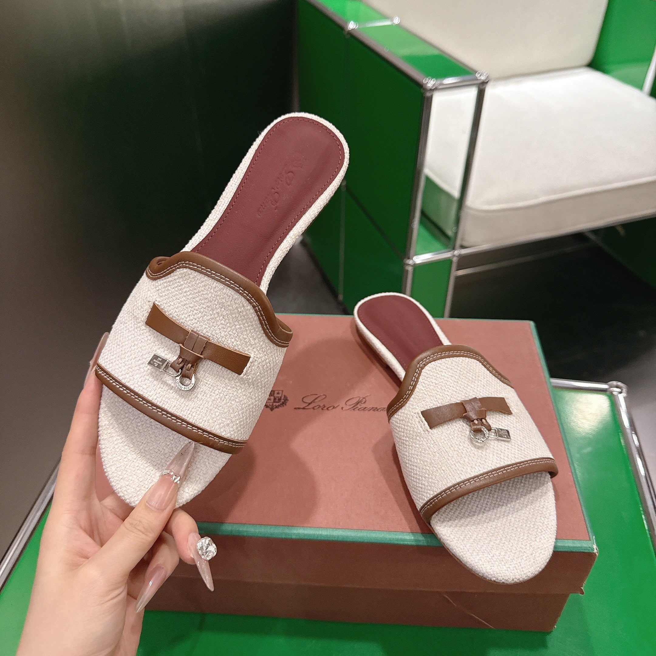 LP Summer Charm Slipper Beige Sheep Fabric 632136