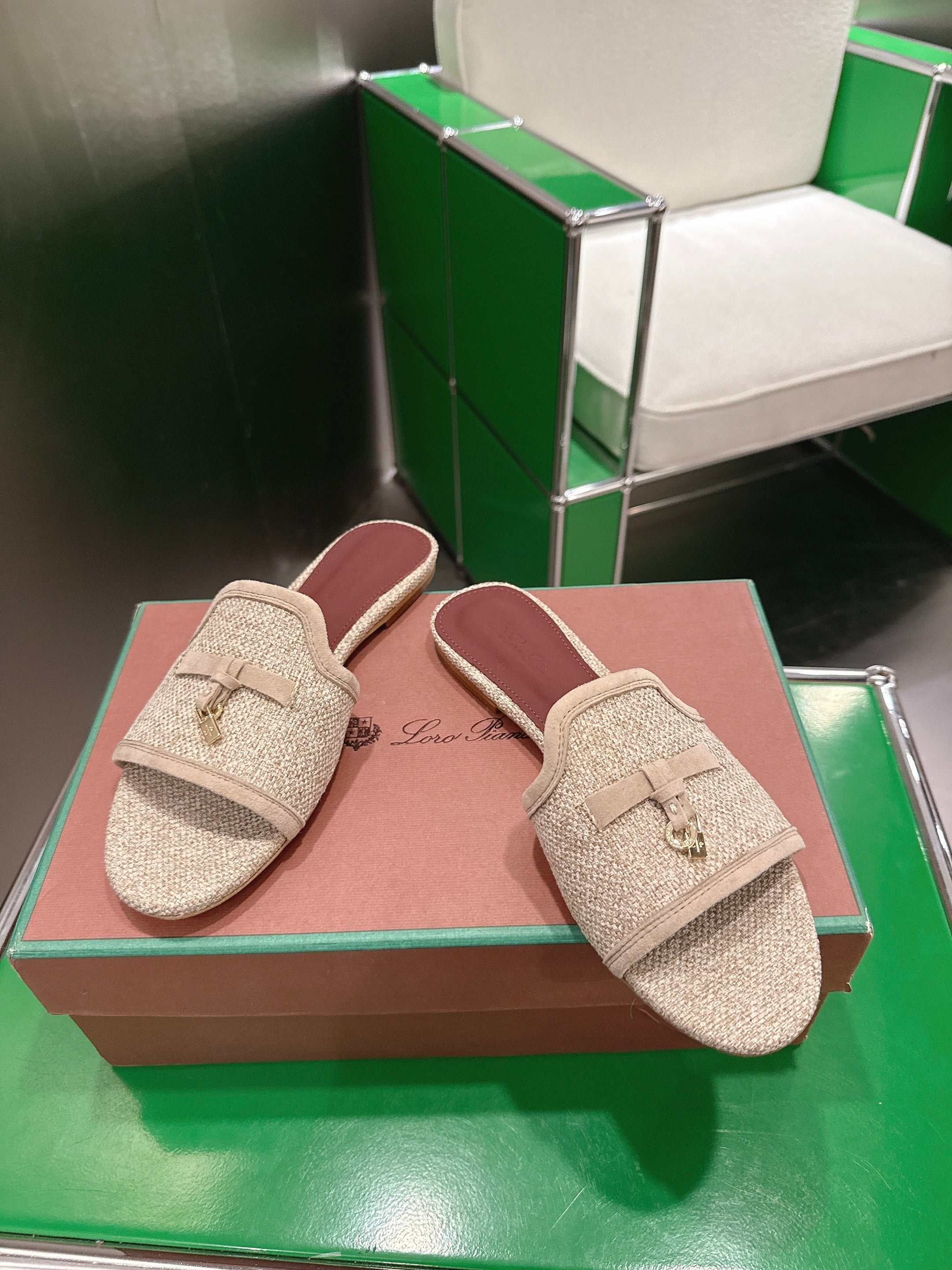 LP Summer Charm Slipper Beige Tweed Leather 632137