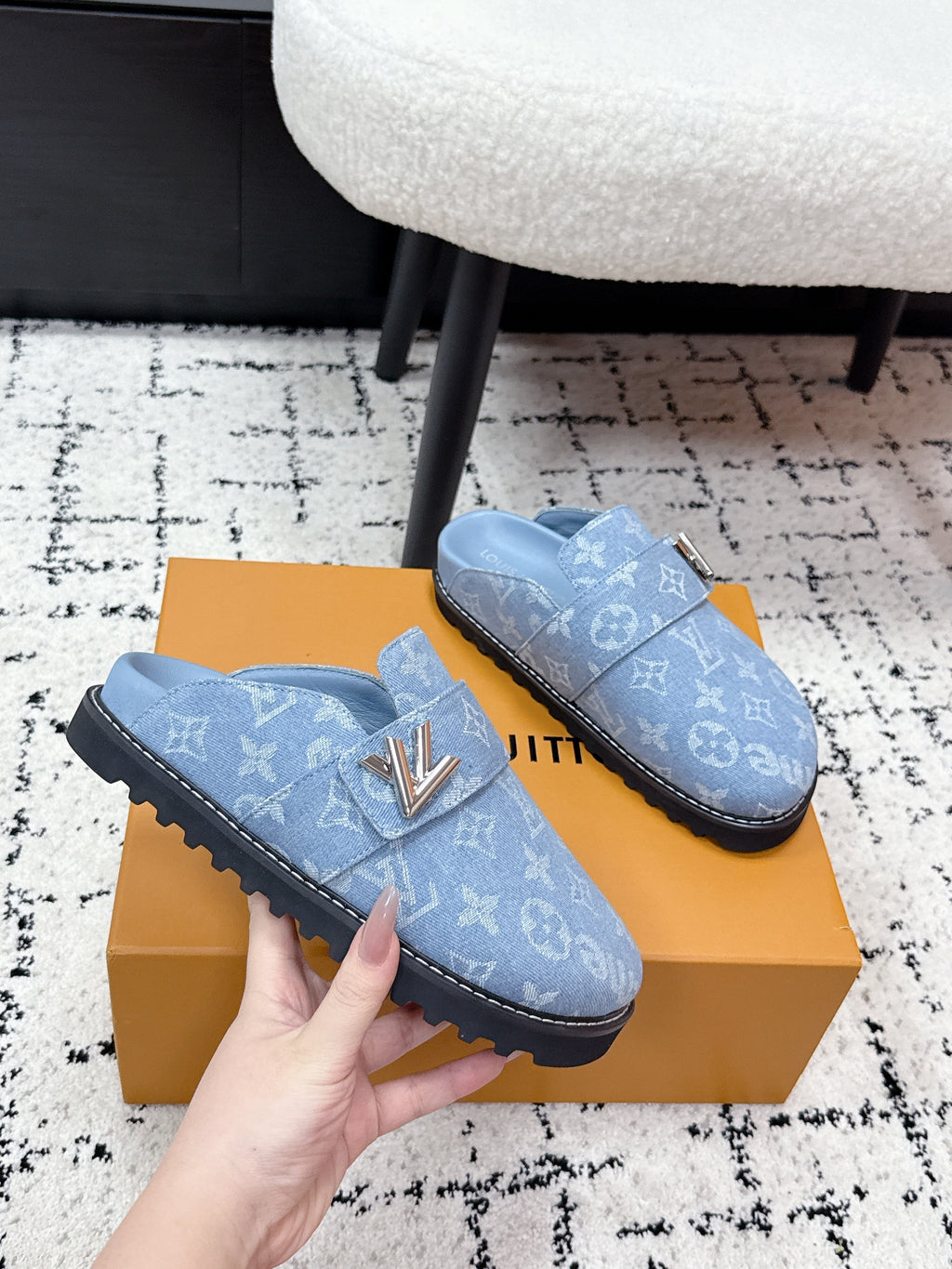 LV Cosy Comfort Mules Light Blue Monogram Denim 616994