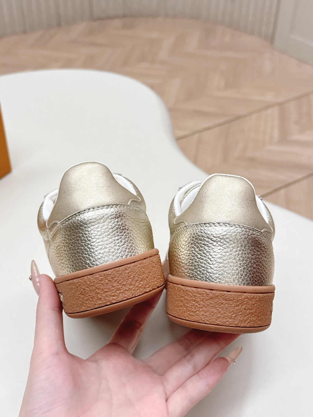LV 2026 Frontrow Sneaker Golden Cowhide 595446