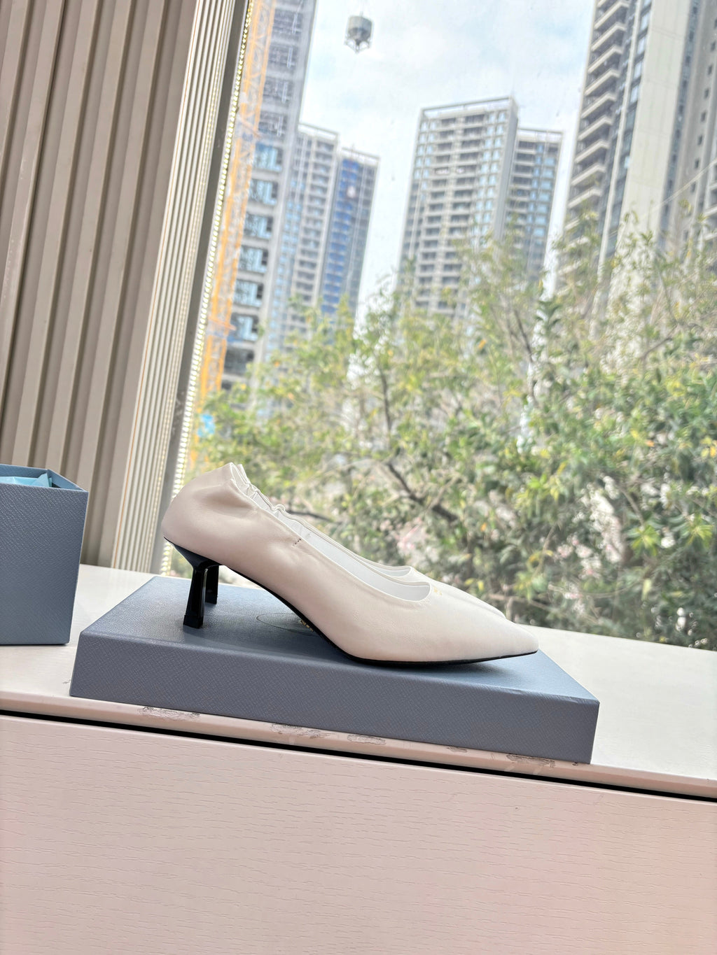 Prada Pointed-Toe Pumps White Leather 604170