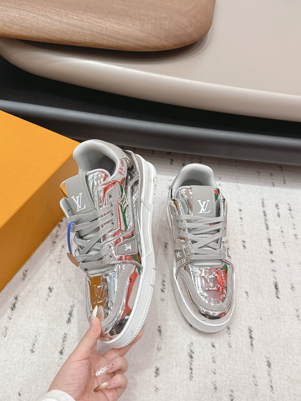 LV 26s Trainer Sliver Cowhide Leather 612839