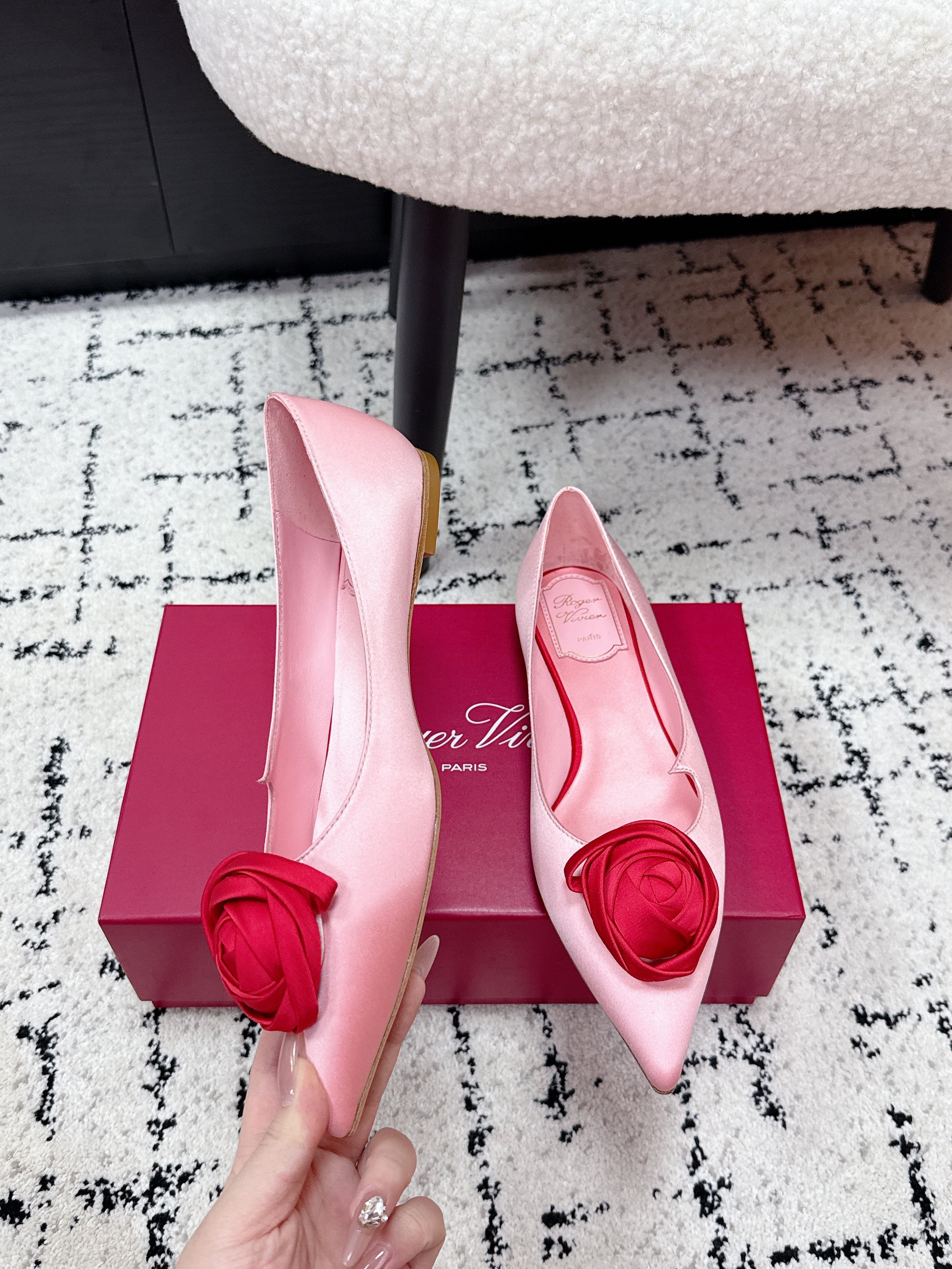 RV Rose Vivier Flower Slingback Flat Pink Red  Satin 617286