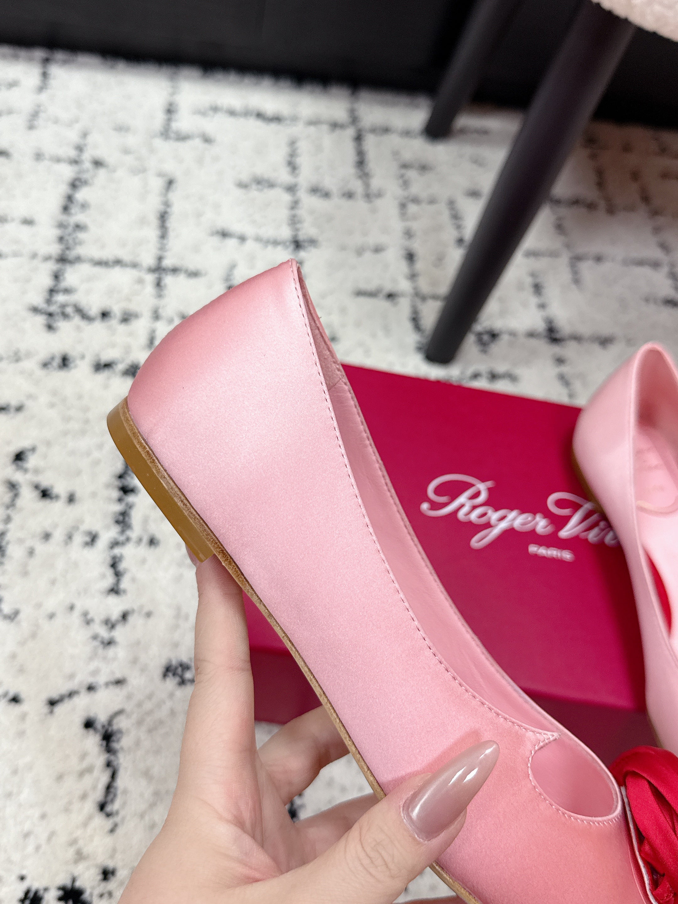 RV Rose Vivier Flower Slingback Flat Pink Red  Satin 617286