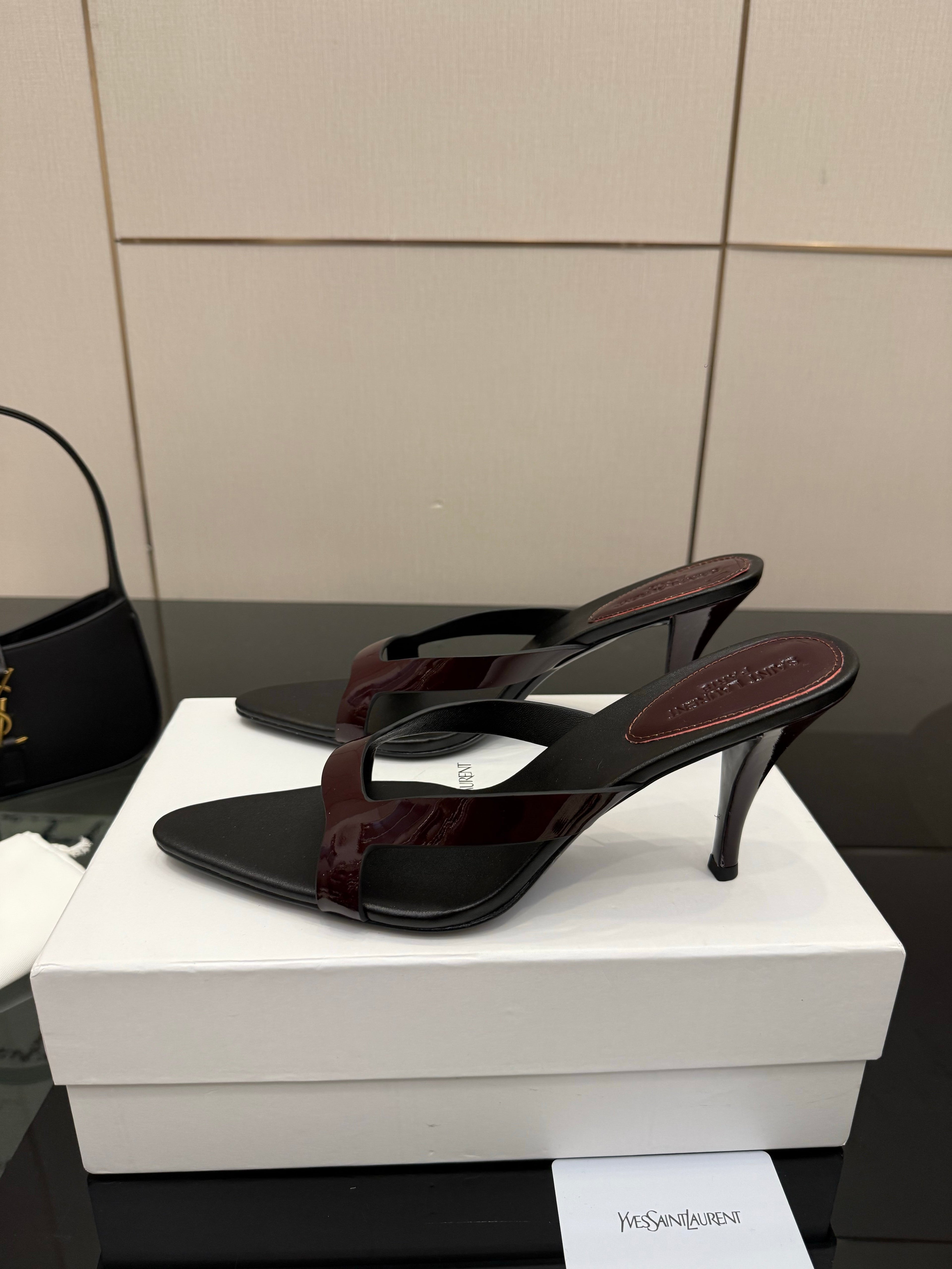 YSL Sandal 9cm Black Burgundy Cowhide 828246