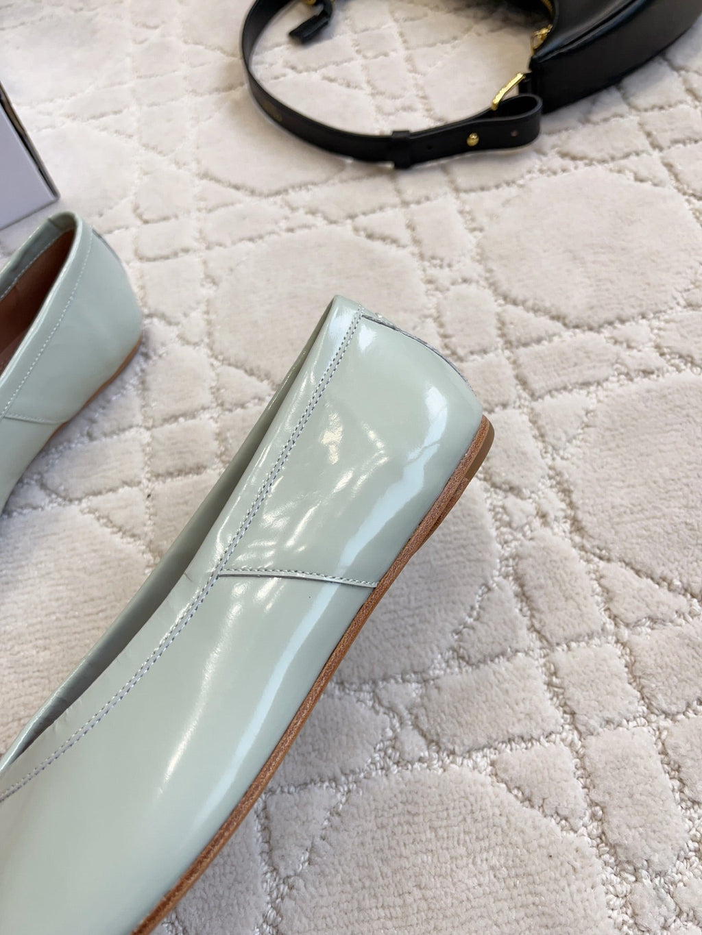 Maison Margiela Tabi Shoes Flat Pale Mint Patent Leather 808645
