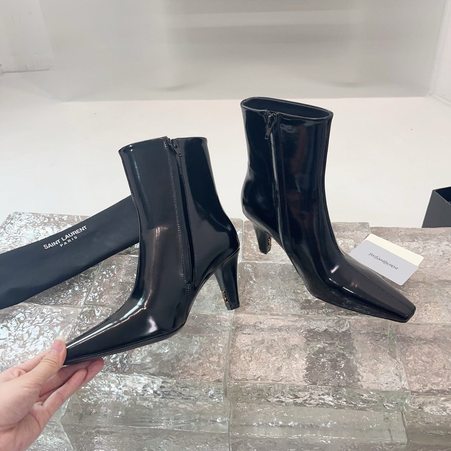 YSL 25 High-heeled Boot Black Cowhide 522267