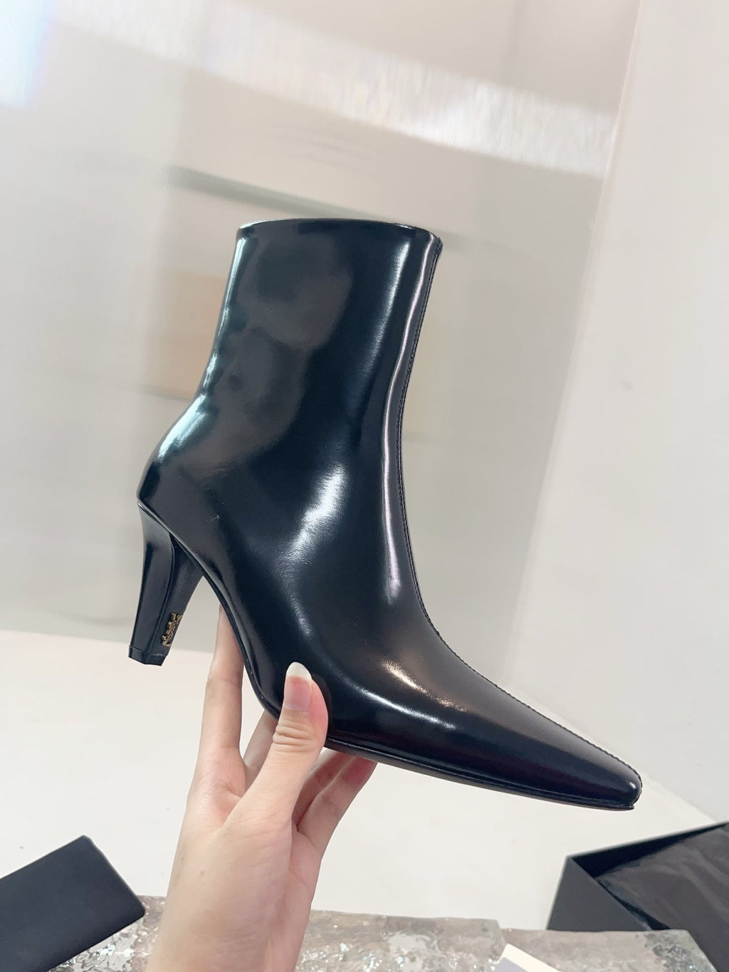 YSL 25 High-heeled Boot Black Cowhide 522267