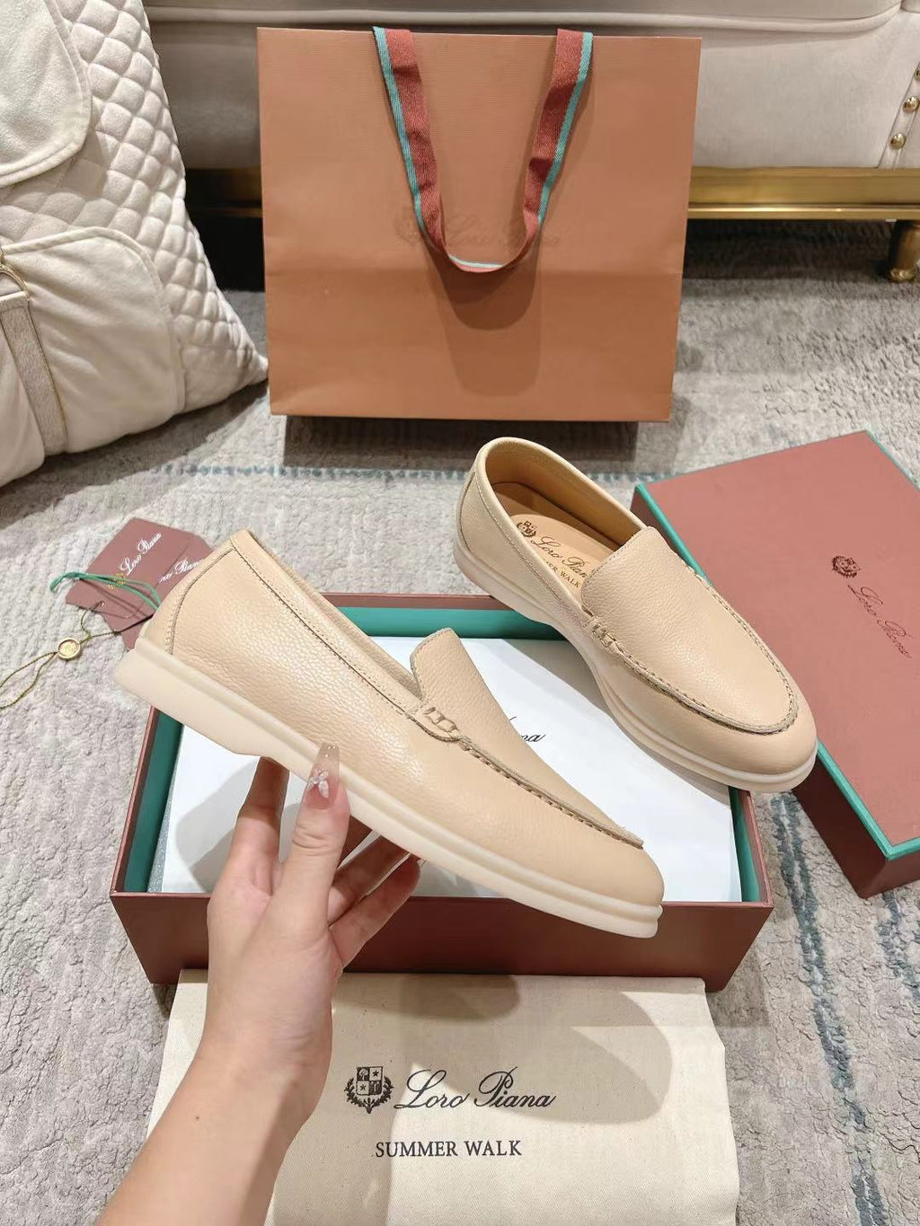 LP Summer Walk Beige Grain Leather 664632