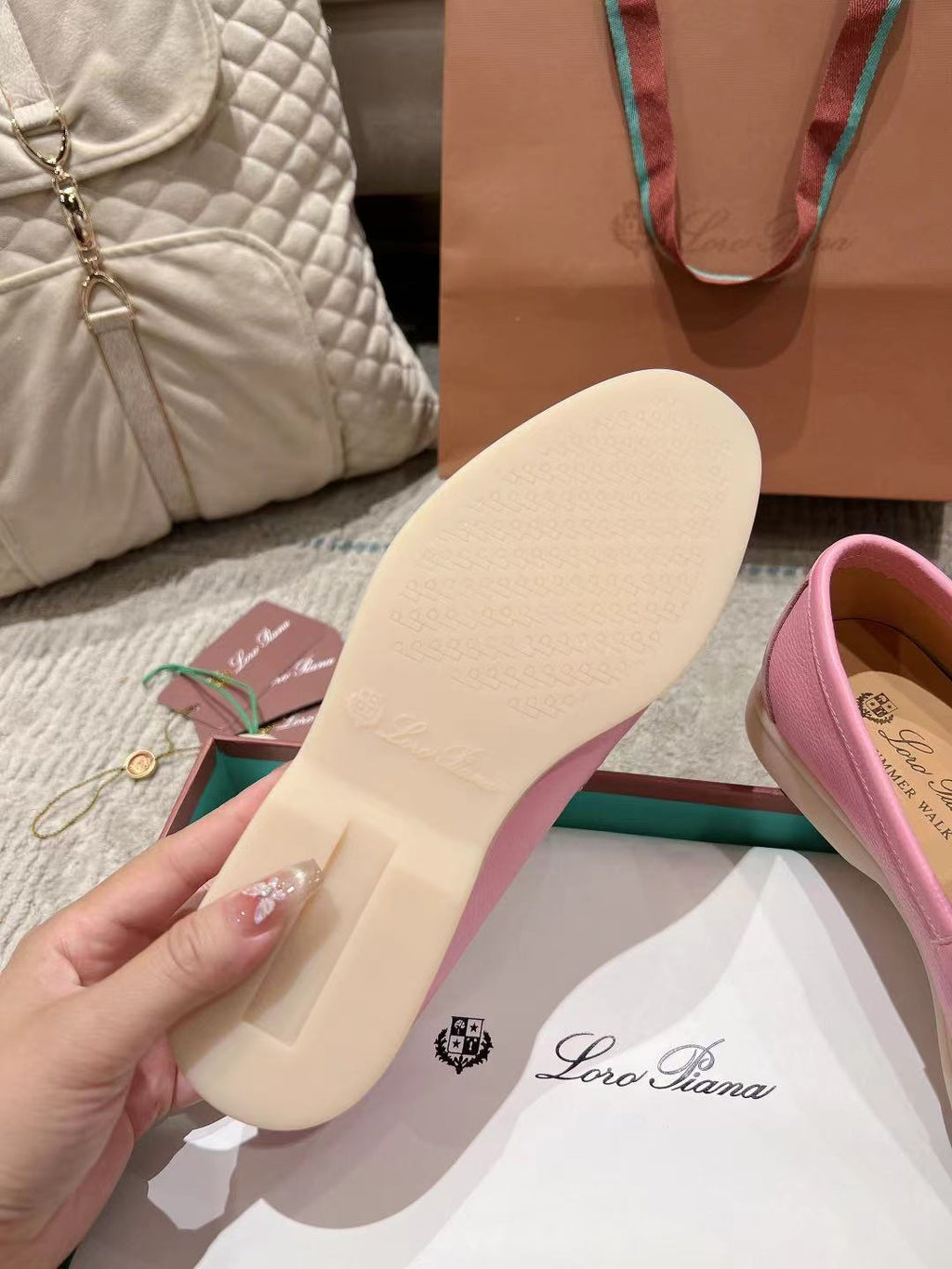 LP Summer Walk Pink Grain Leather 664629