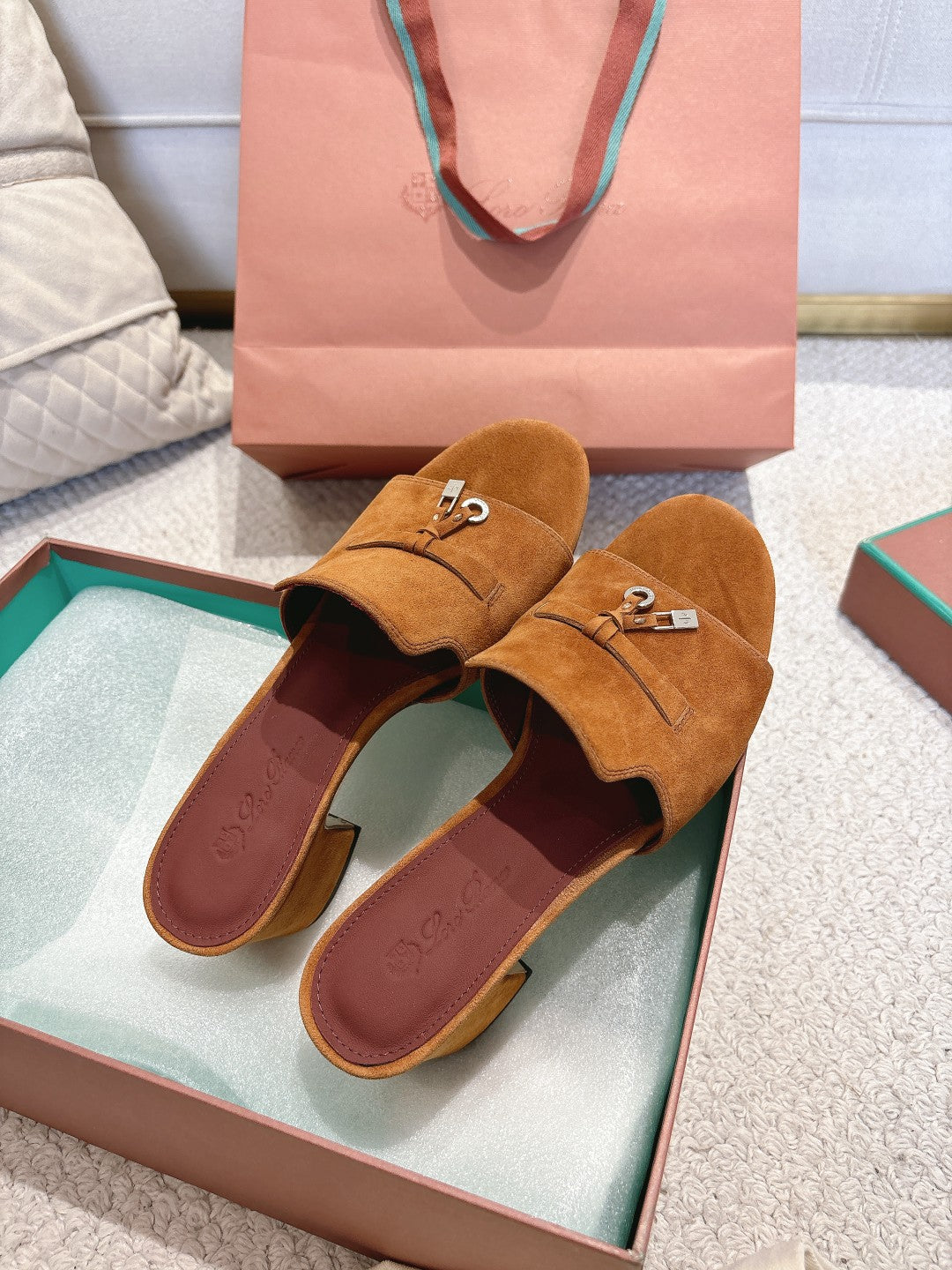 LP 25 Summer Charm Sandal 55 Brown Suede Dard Red Calfskin