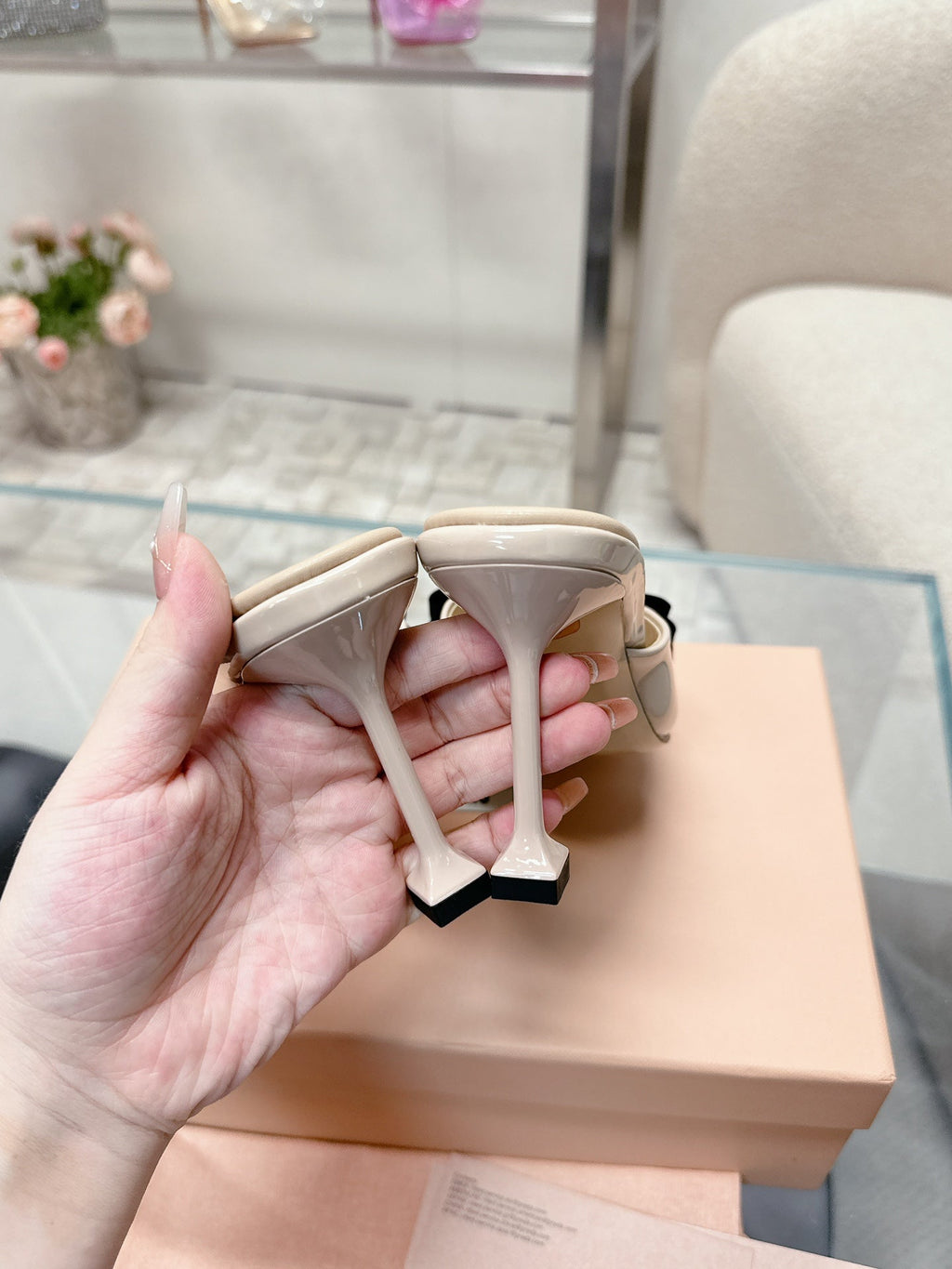 Miu Mordoré Black Bows Mules  70mm Beige Cowhide 445515
