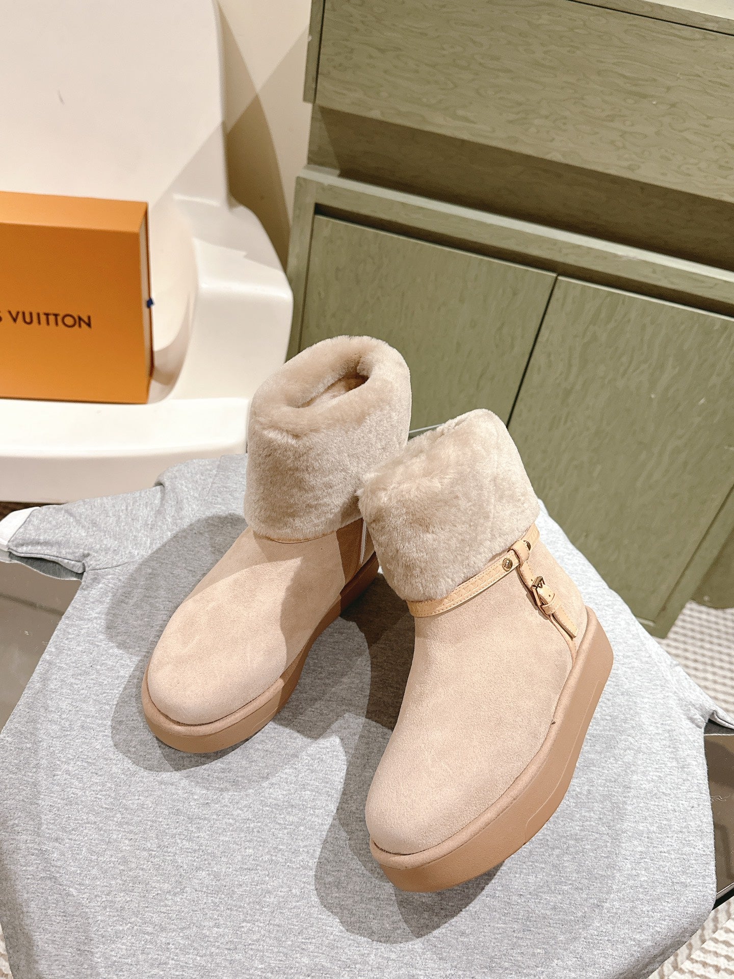 LV Aspen Platform Ankle Boot Beige Suede Cowhide/Shearling 450429