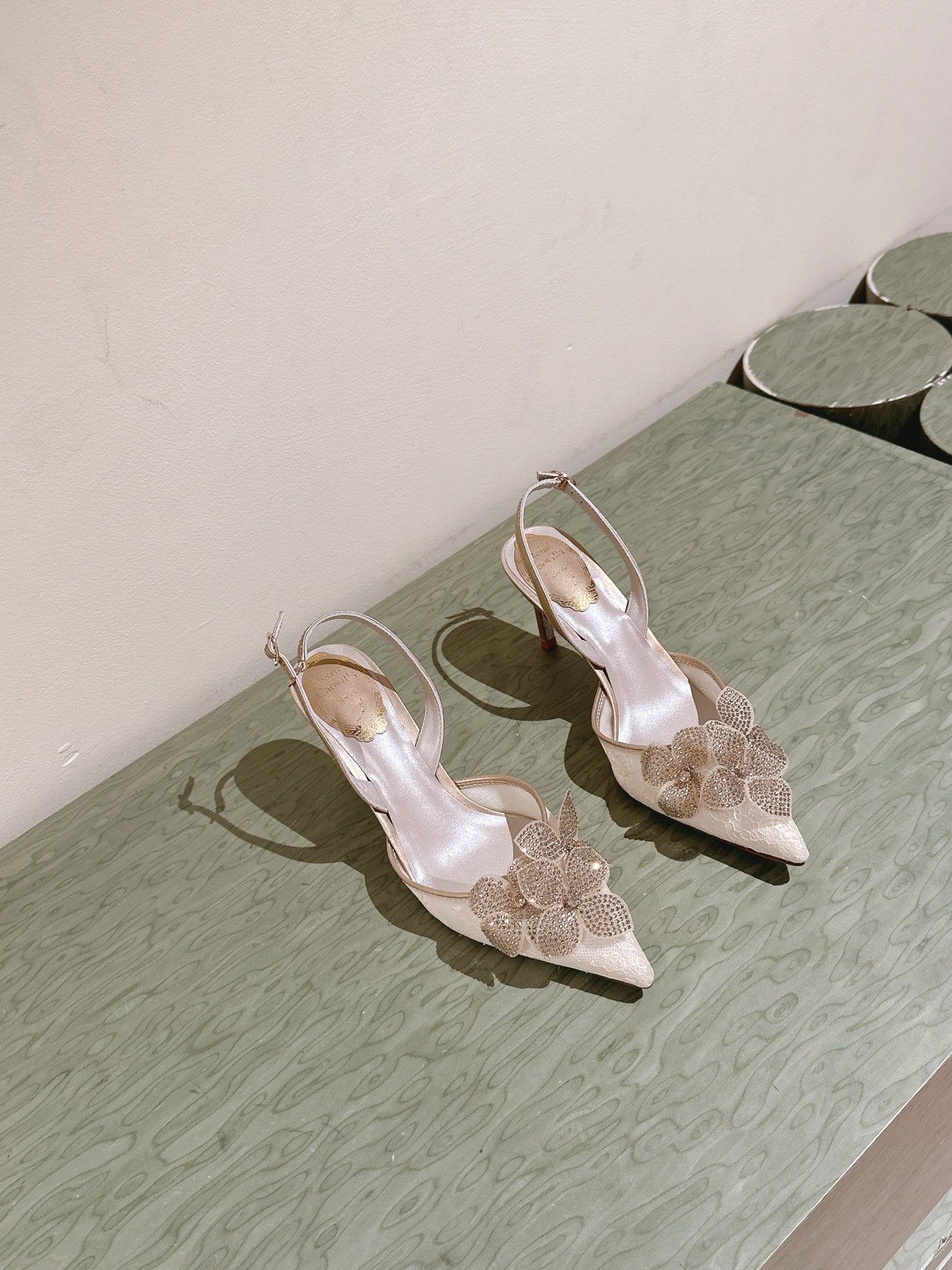 RC 25C Slingback Flower High Heel 7.5cm Beige Silk Rhinestones 268081