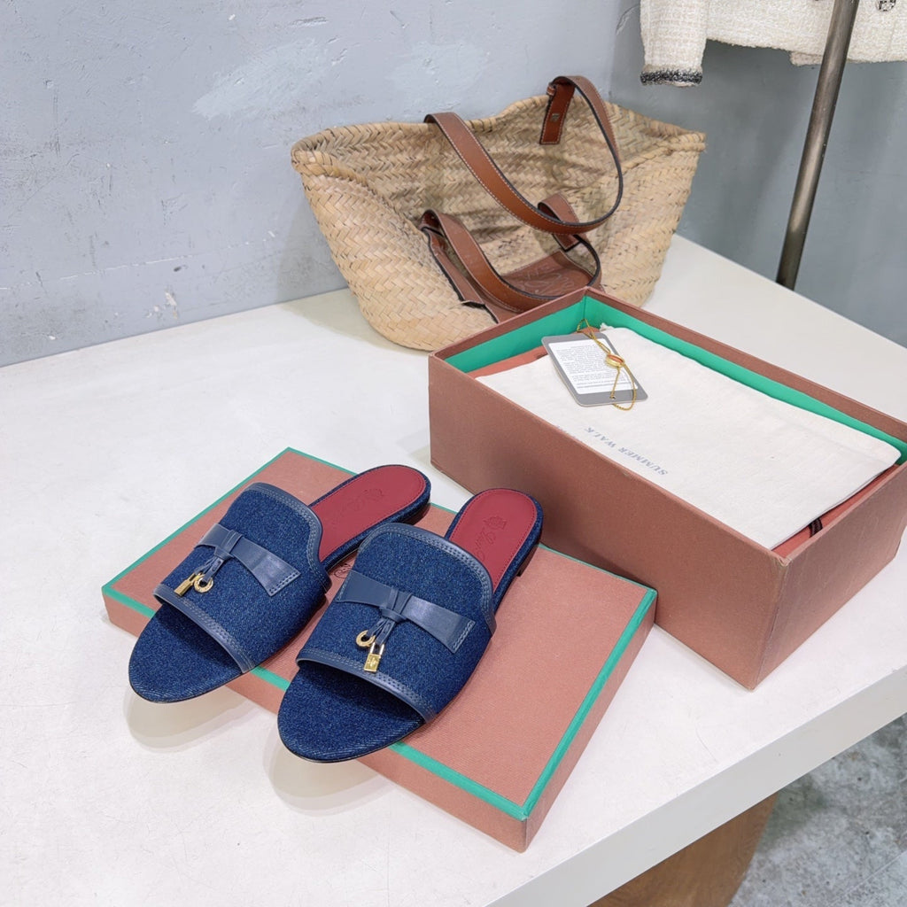LP Summer Charms Flat Sandal Blue Leather Canvas 742537