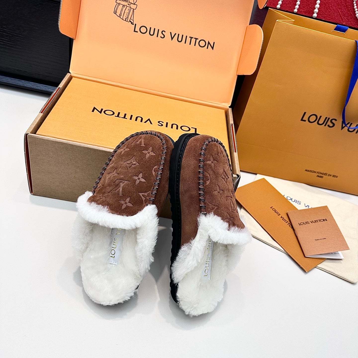 LV Ski Colorado Closed Mule Brown Chocolate Suede Wool 542229
