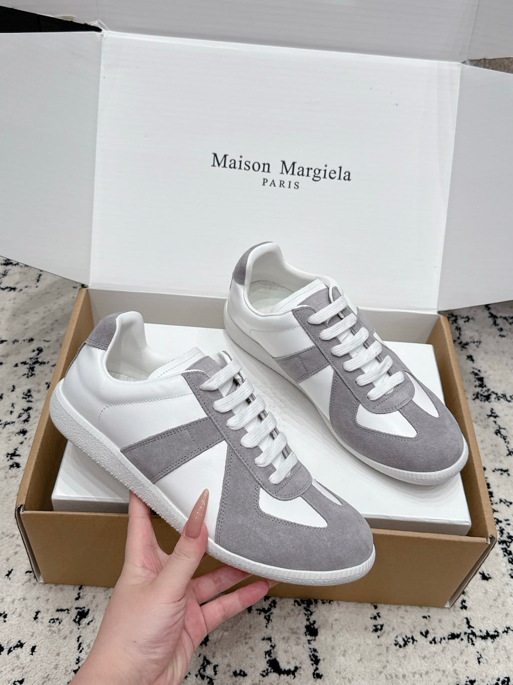 MM6 Replica Casual Sneaker White Grey Sheepskin Suede 881188
