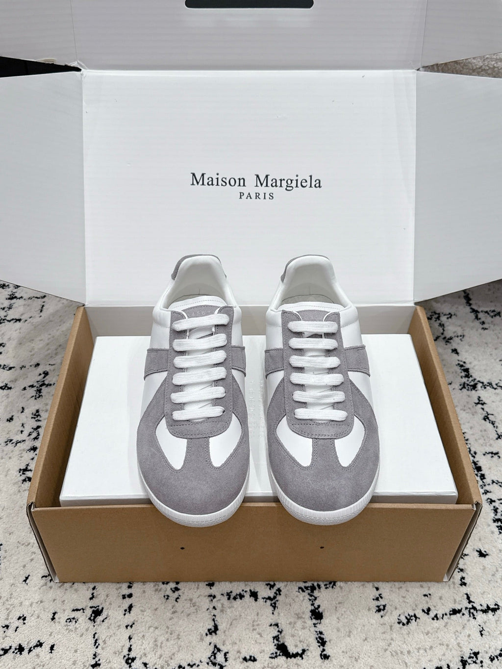 MM6 Replica Casual Sneaker White Grey Sheepskin Suede 881188