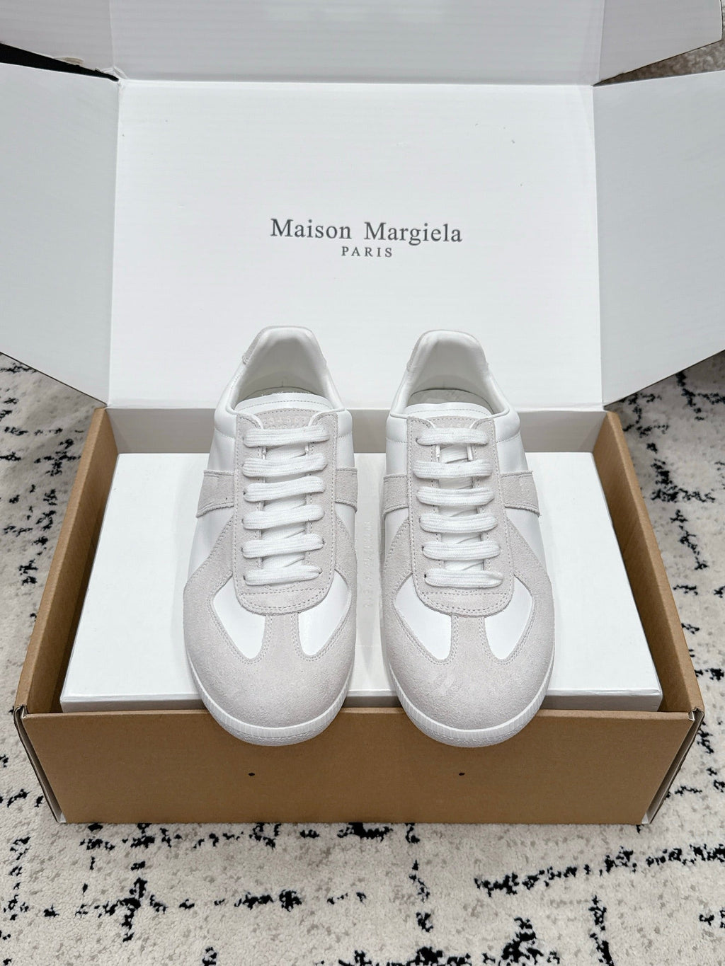 MM6 Replica Casual Sneaker White Sheepskin Suede 881195