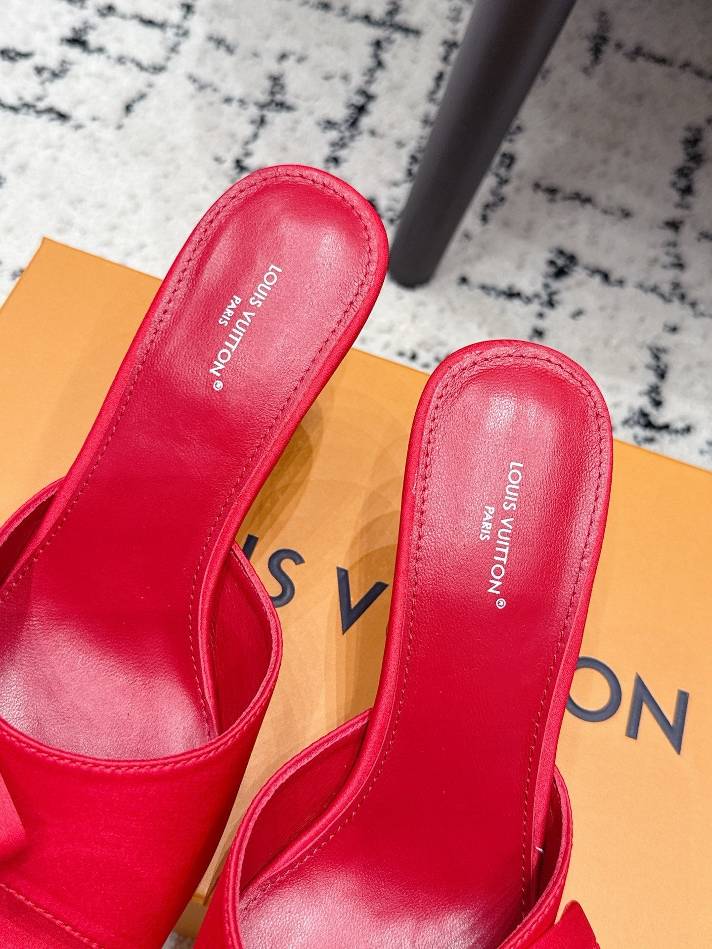 LV Cube Mules 7cm Red Silk Fabric Sheepskin 880423