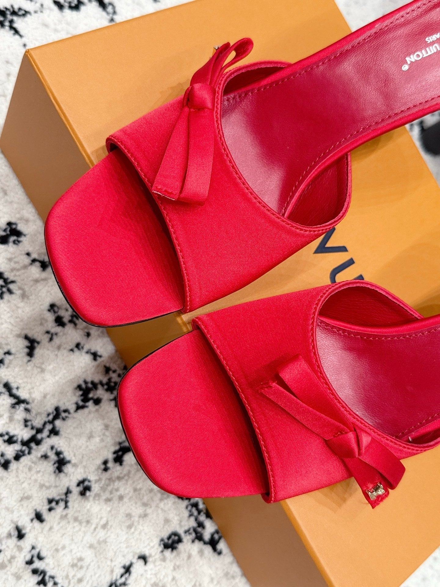LV Cube Mules 7cm Red Silk Fabric Sheepskin 880423