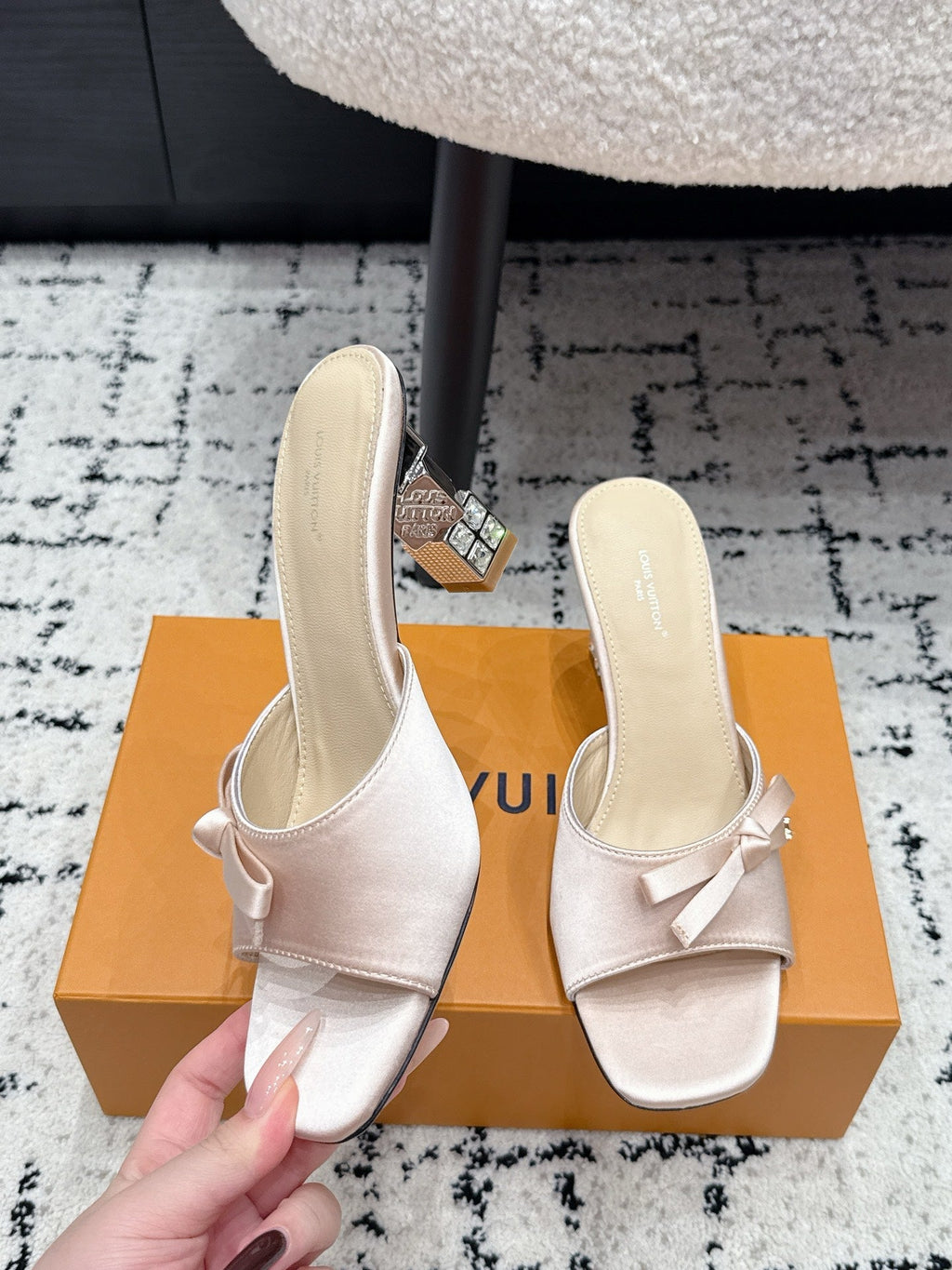 LV Cube Mules 7cm Light Pink Silk Fabric Sheepskin 880424