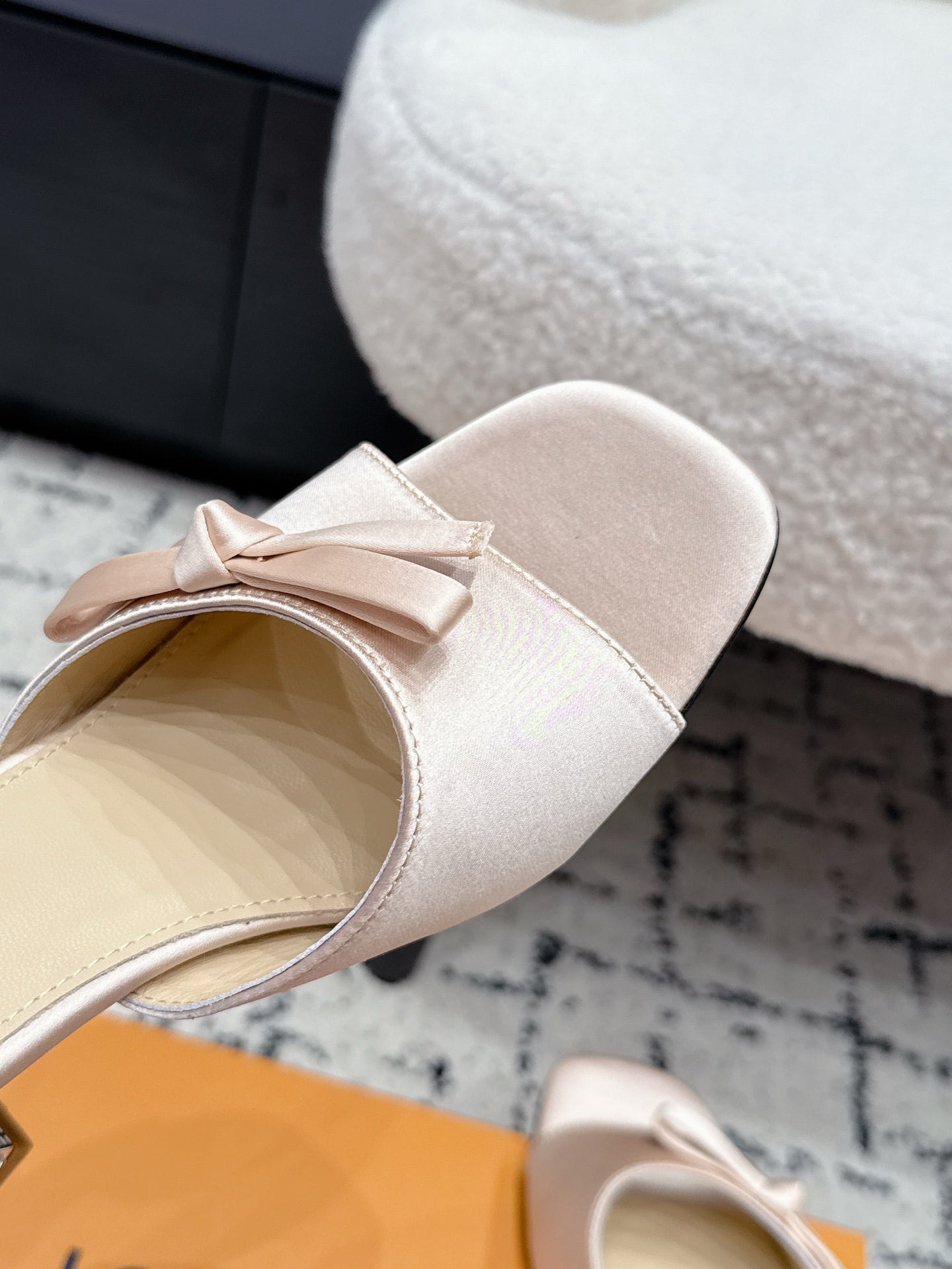 LV Cube Mules 7cm Light Pink Silk Fabric Sheepskin 880424