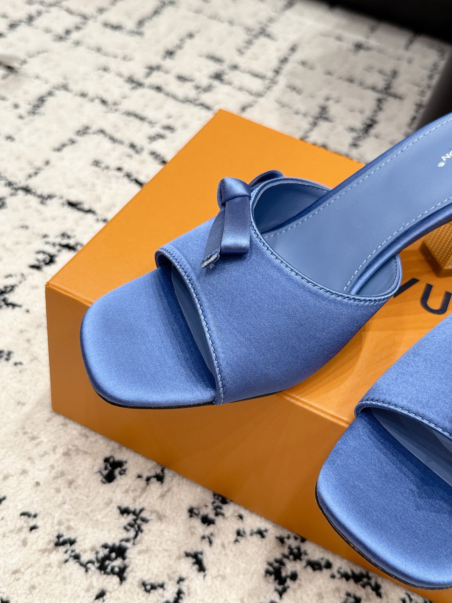 LV Cube Mules 7cm Light Blue Silk Fabric Sheepskin 880425