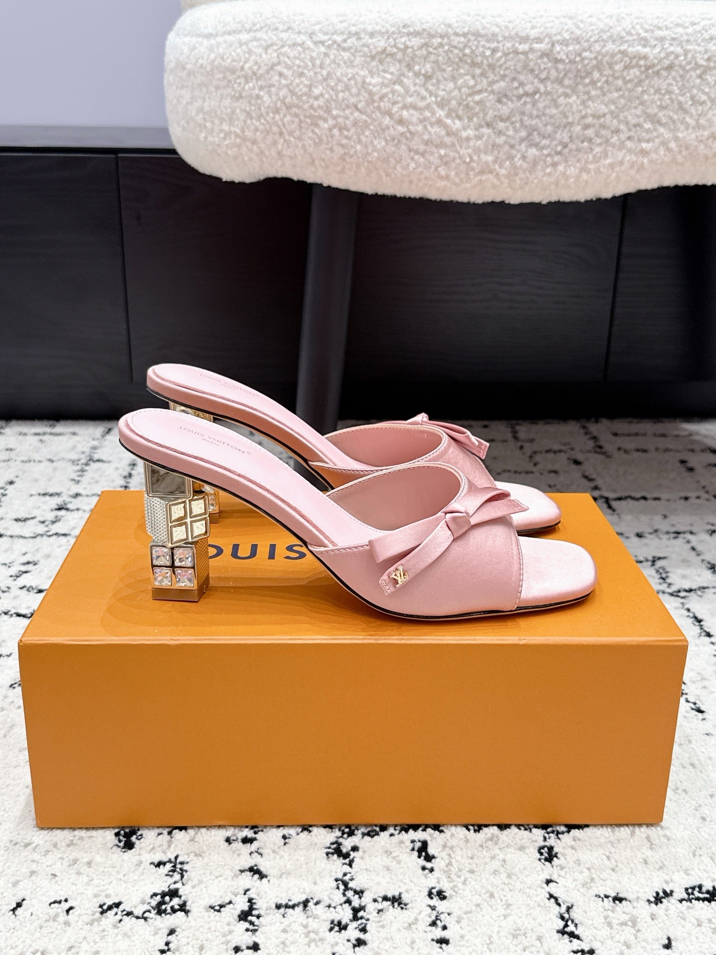 LV Cube Mules 7cm Light Pink Silk Fabric Sheepskin 880428