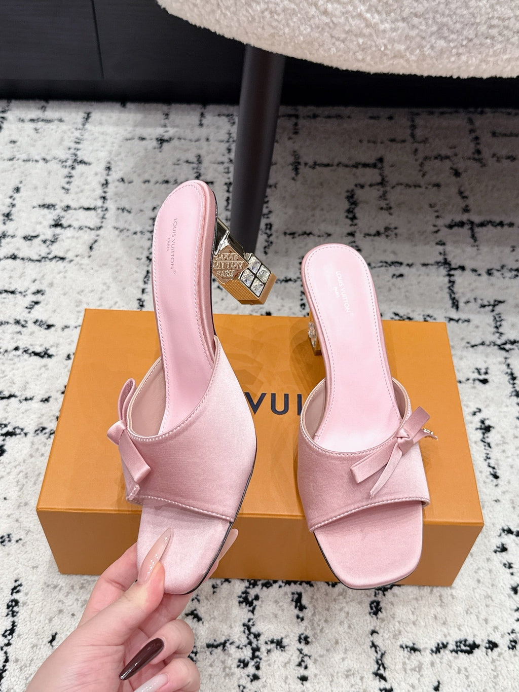 LV Cube Mules 7cm Light Pink Silk Fabric Sheepskin 880428